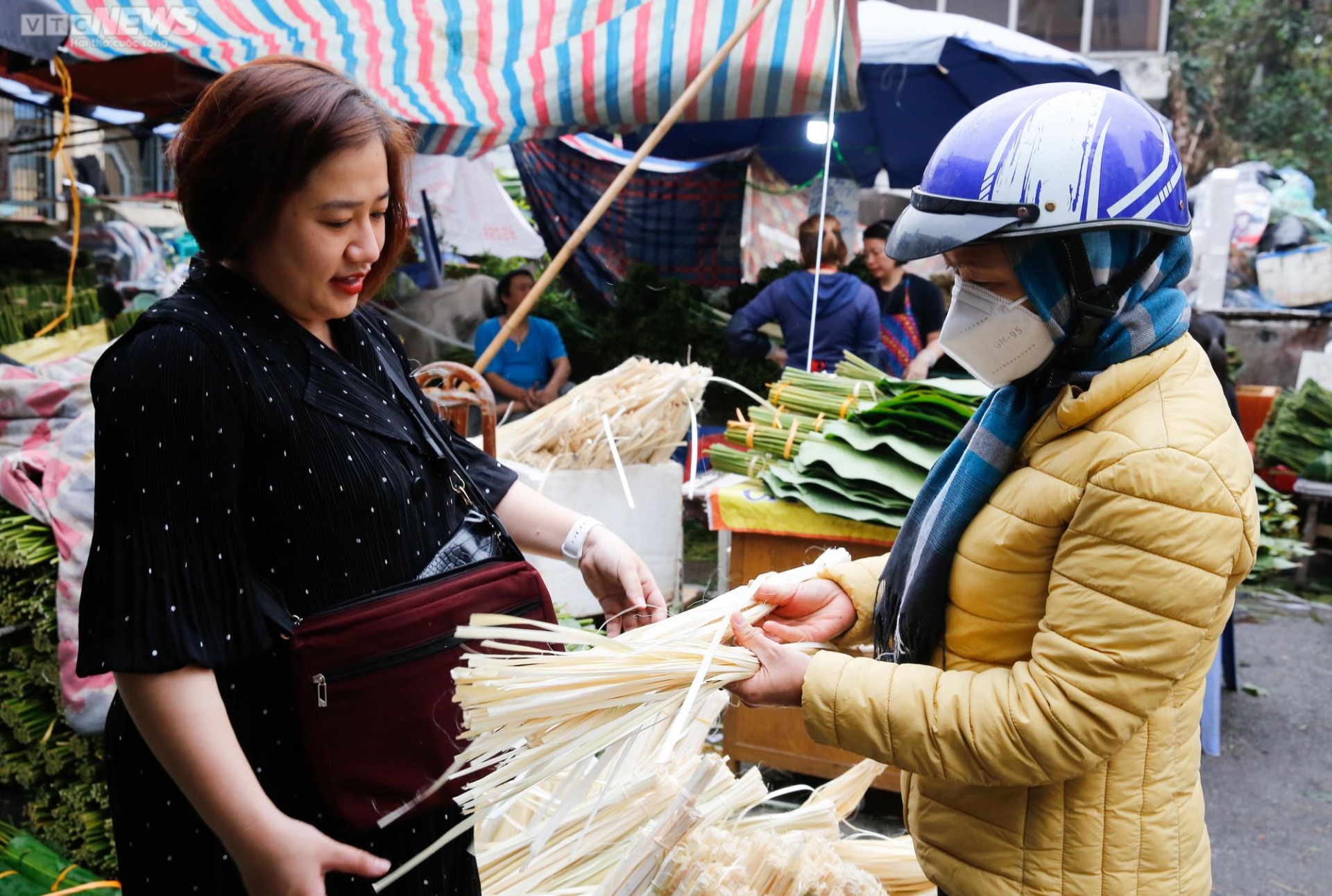 Chợ lá dong lâu đời nhất Hà Nội nhộn nhịp từ sáng đến tối - 8