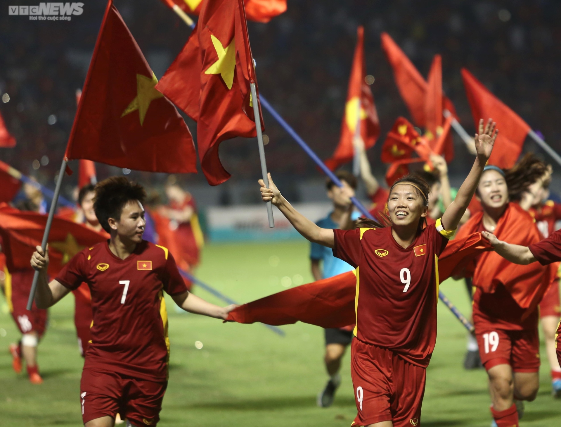 Mang tinh thần Việt Nam ra sân chơi World Cup - 1