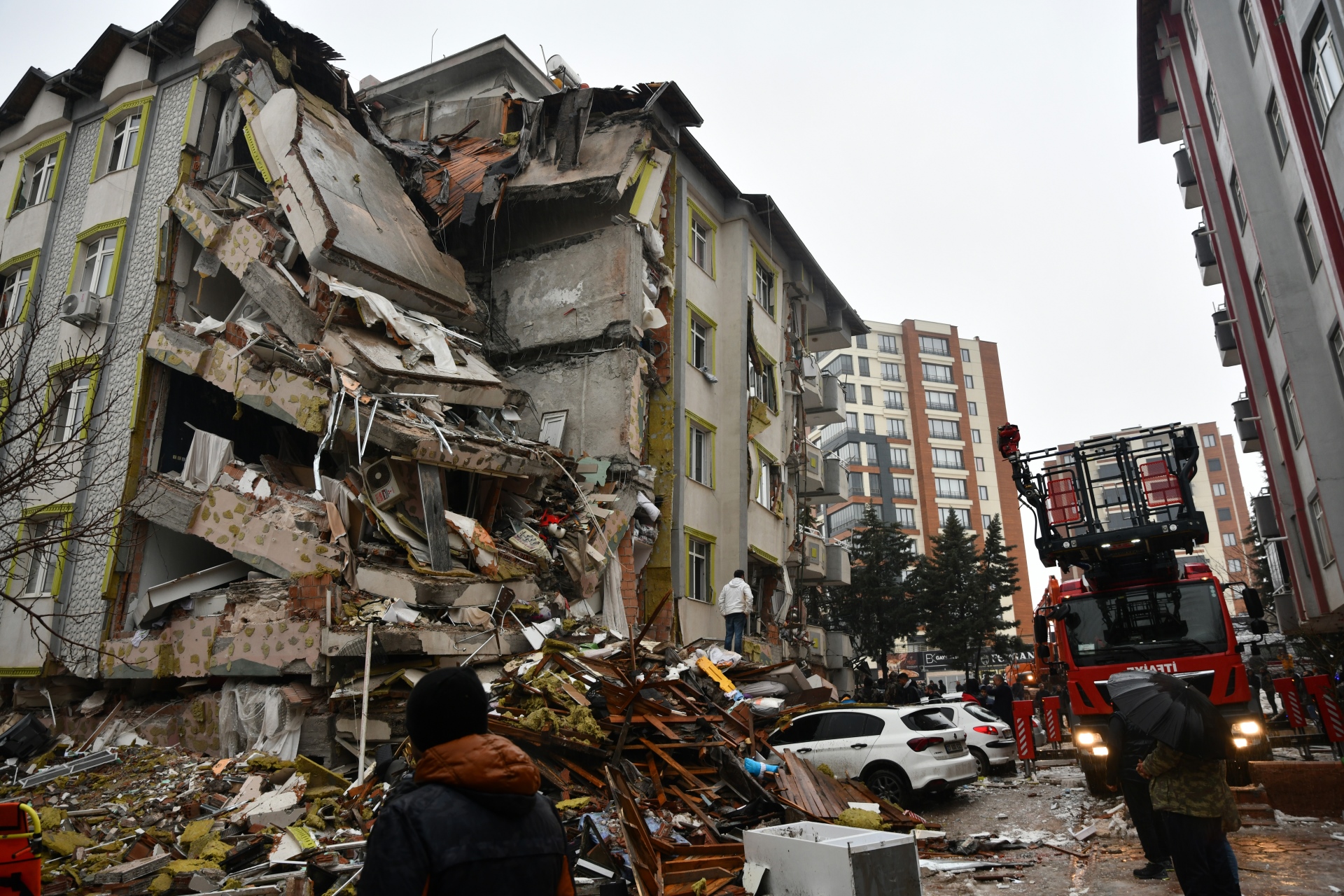 Thảm hoạ động đất ở Thổ Nhĩ Kỳ: Nạn nhân thiệt mạng tăng lên từng giờ - 13
