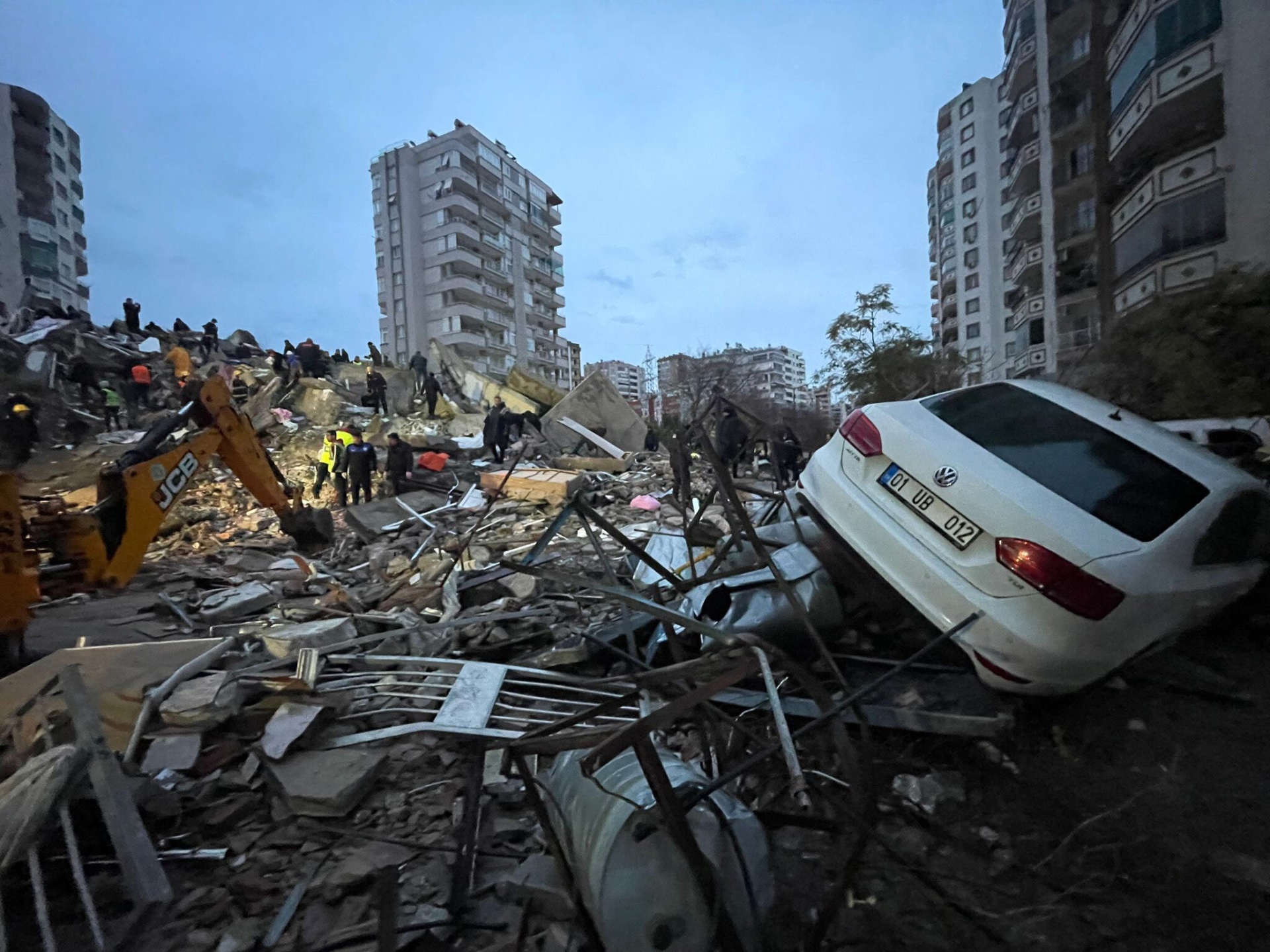 Thảm hoạ động đất ở Thổ Nhĩ Kỳ: Nạn nhân thiệt mạng tăng lên từng giờ - 4