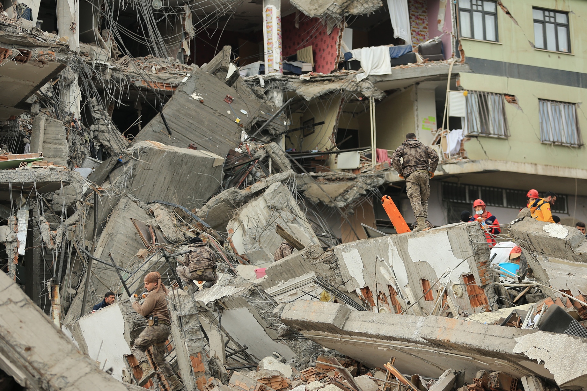 Thảm hoạ động đất ở Thổ Nhĩ Kỳ: Nạn nhân thiệt mạng tăng lên từng giờ - 6