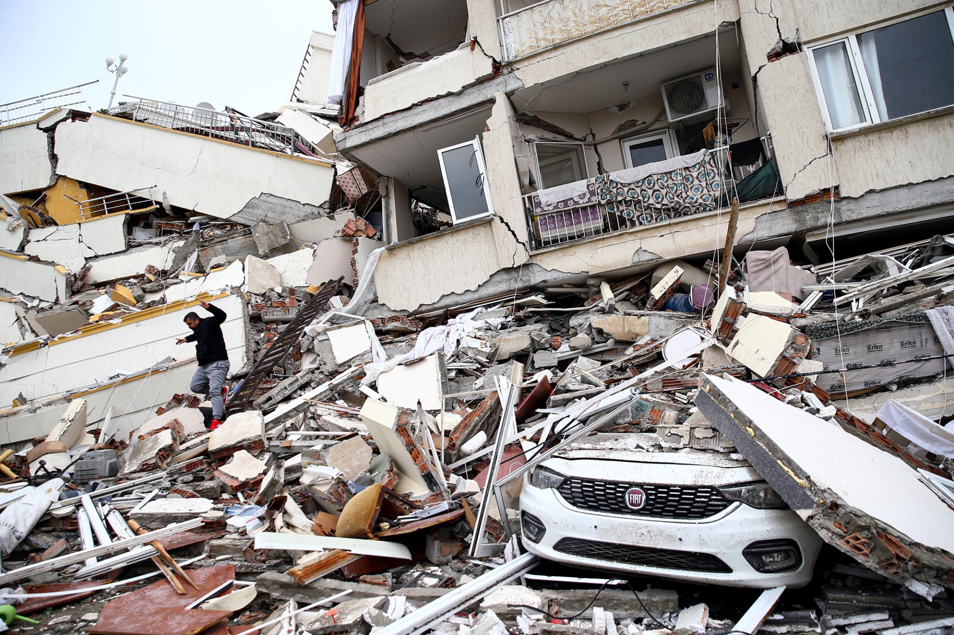 Thảm hoạ động đất ở Thổ Nhĩ Kỳ: Nạn nhân thiệt mạng tăng lên từng giờ - 9
