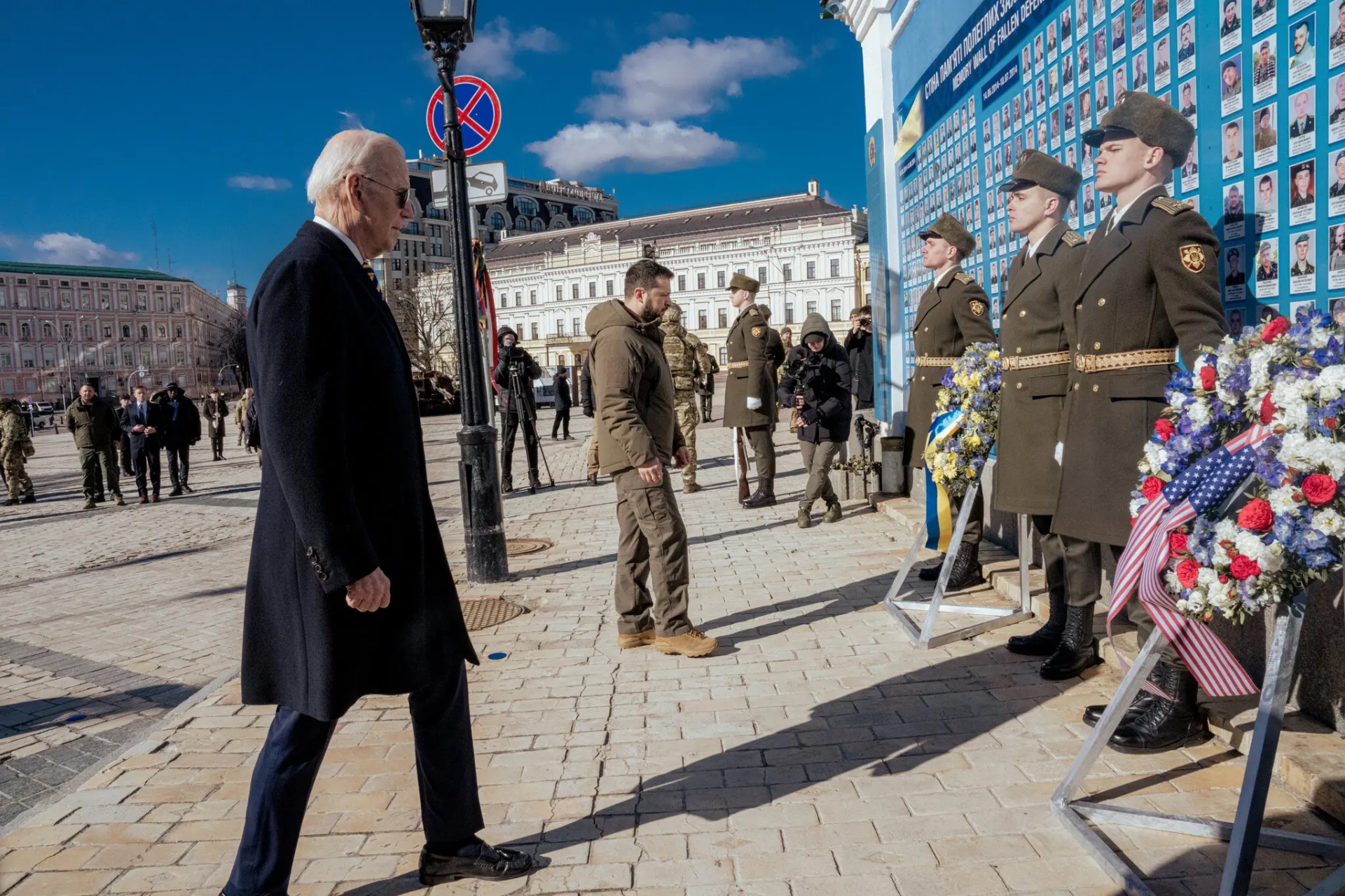 Ông Biden đến Ukraine: Không quân đội đi kèm, thăm Kiev trong tiếng còi báo động - 5