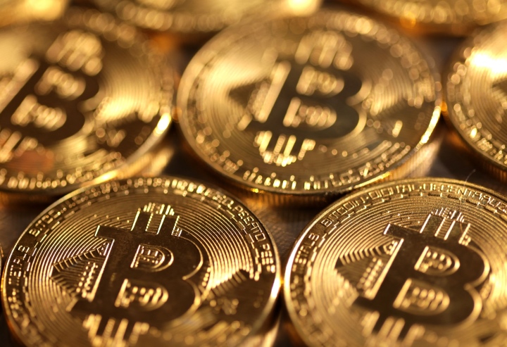 Giá Bitcoin hôm nay 31/1: Lao dốc về dưới 23.000 USD - 1
