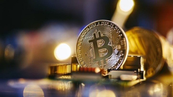 Giá Bitcoin hôm nay 11/1: Giữ vững mốc 17.200 USD - 1