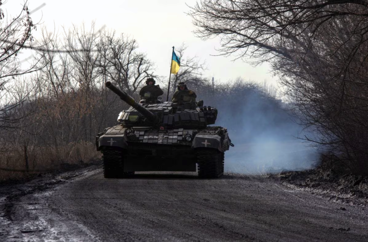 Quan chức Mỹ khuyên Ukraine nên chờ đợi - 1