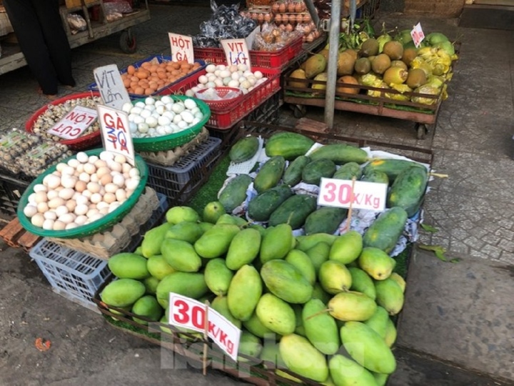 TPHCM: Mùng 2 Tết đi chợ, giật mình với giá rau xanh - 3