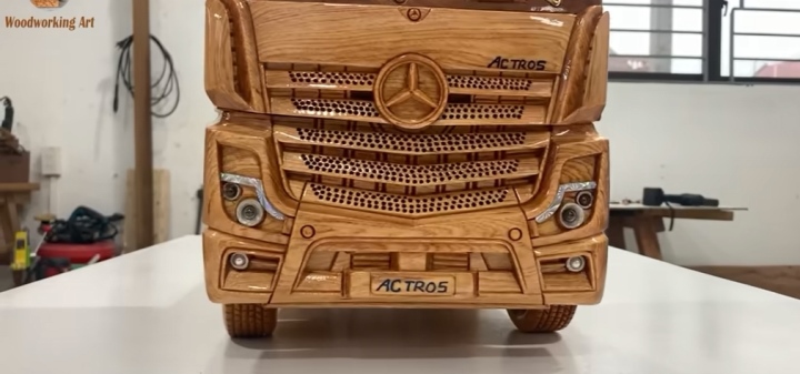 Mercedes-Benz Actros bằng gỗ tinh xảo của thợ Việt - 7