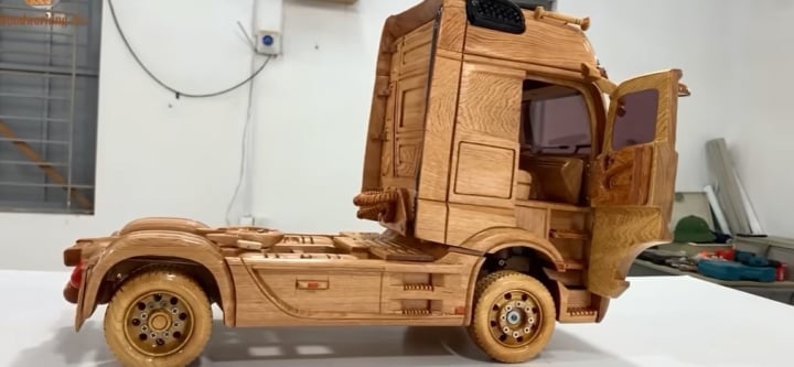 Mercedes-Benz Actros bằng gỗ tinh xảo của thợ Việt - 6
