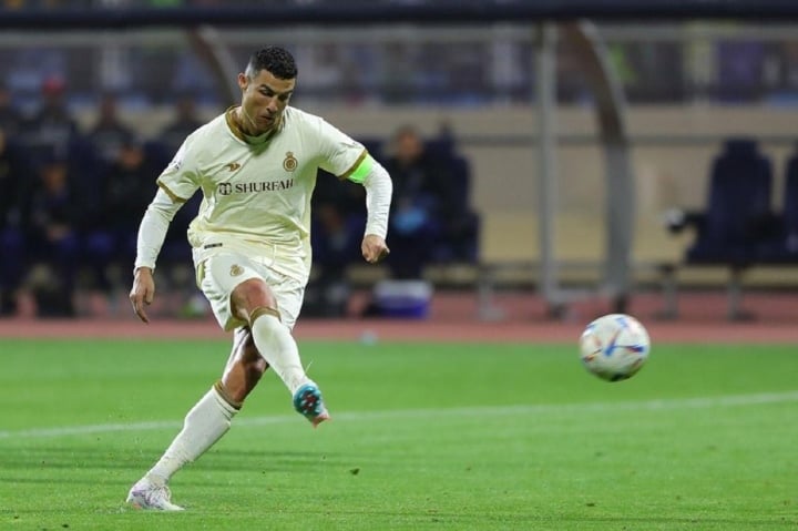 Ronaldo ghi bàn đầu tiên ở giải Ả Rập Xê Út - 2