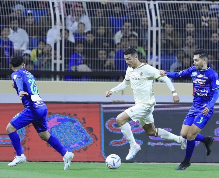 Ronaldo ghi bàn đầu tiên ở giải Ả Rập Xê Út - 4