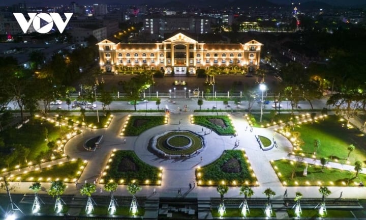 Vẻ đẹp thơ mộng của thành phố Huế nhìn từ trên cao - 10