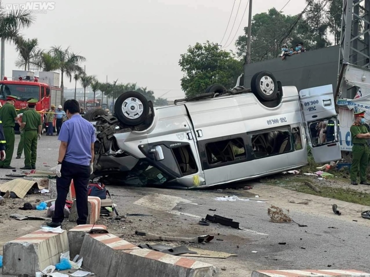 Hiện trường vụ tai nạn thảm khốc khiến 8 người chết ở Quảng Nam - 8