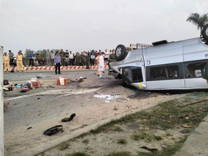 Hiện trường vụ tai nạn thảm khốc khiến 8 người chết ở Quảng Nam - 4