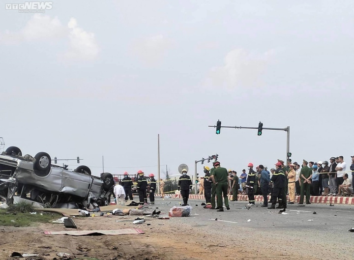 Hiện trường vụ tai nạn thảm khốc khiến 8 người chết ở Quảng Nam - 7