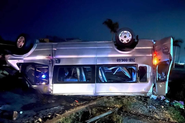 Hiện trường vụ tai nạn thảm khốc khiến 8 người chết ở Quảng Nam - 2