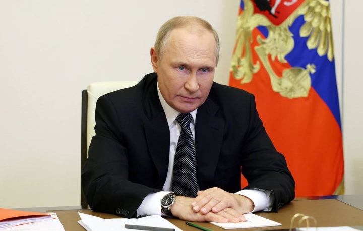 Ông Putin thừa nhận Nga chịu áp lực từ biện pháp trưng phạt - 1