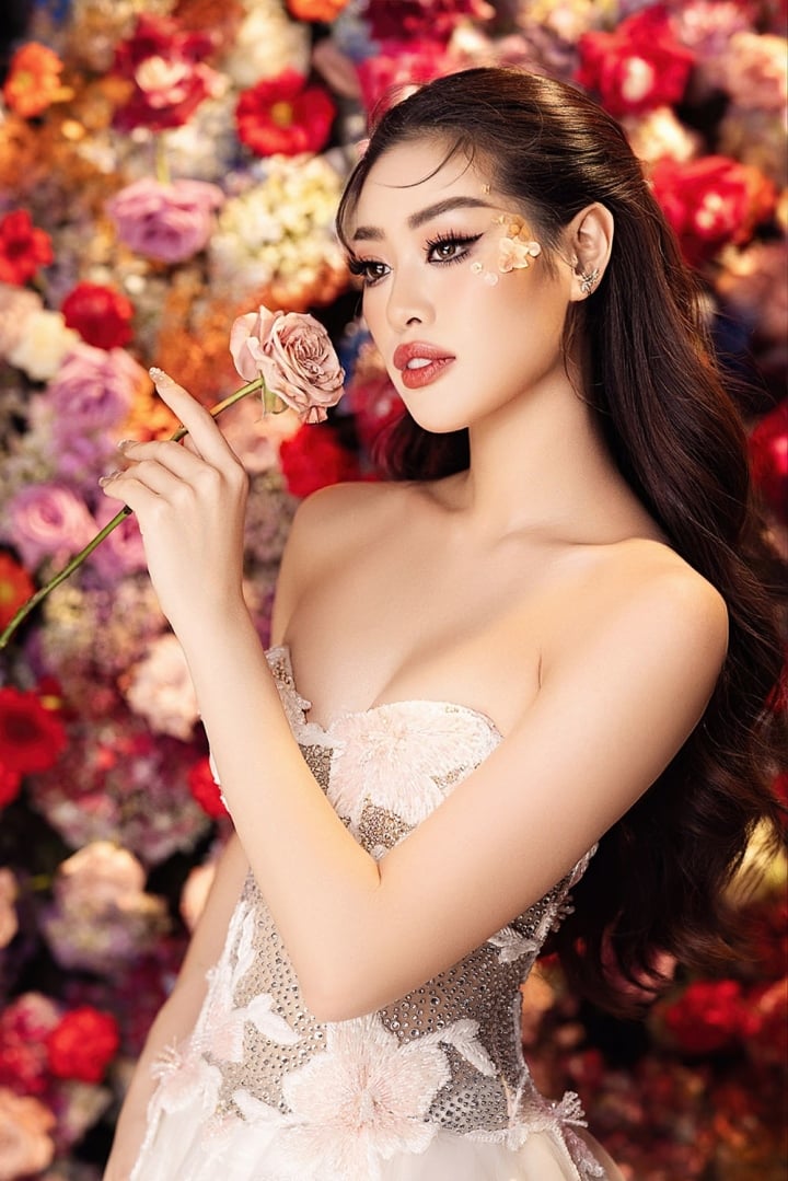 Hoa hậu Khánh Vân đón tuổi 28 trong tạo hình nữ hoàng của các loài hoa - 5