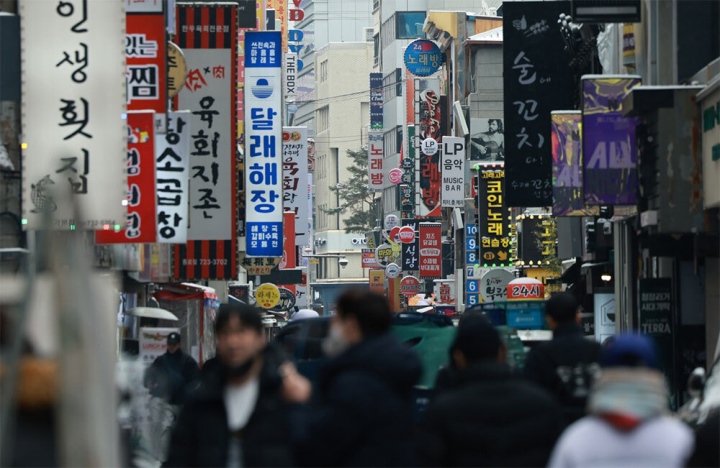 Cứ 5 thanh niên Hàn Quốc lại có 1 người nợ chồng chất - 1