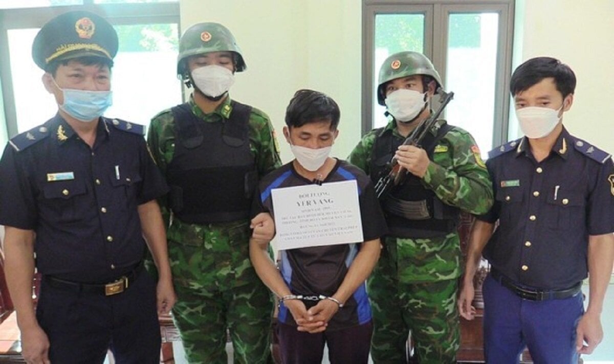 Tuyên án tử hình người đàn ông Lào khoét ghế ô tô giấu 7.000 viên ma túy - 1