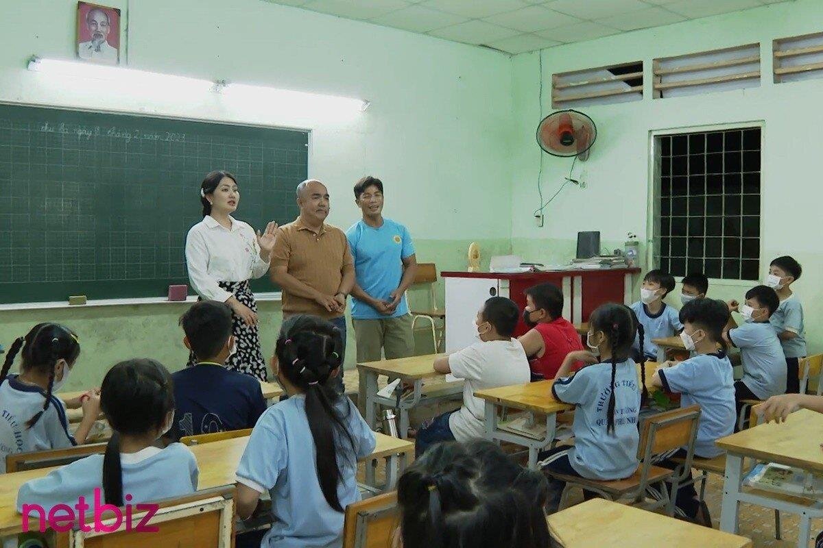 Lớp học tình thương của chàng dân phòng hơn 10 năm gieo chữ cho trẻ em nghèo - 1